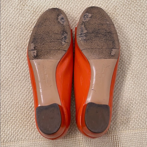 Salvatore Ferragamo Vera Pumps Shoes - Picture 6 of 6